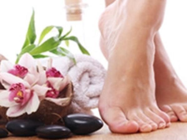 Tırnak Mantarına Karşı Bitkisel Aromaterapi Kürü